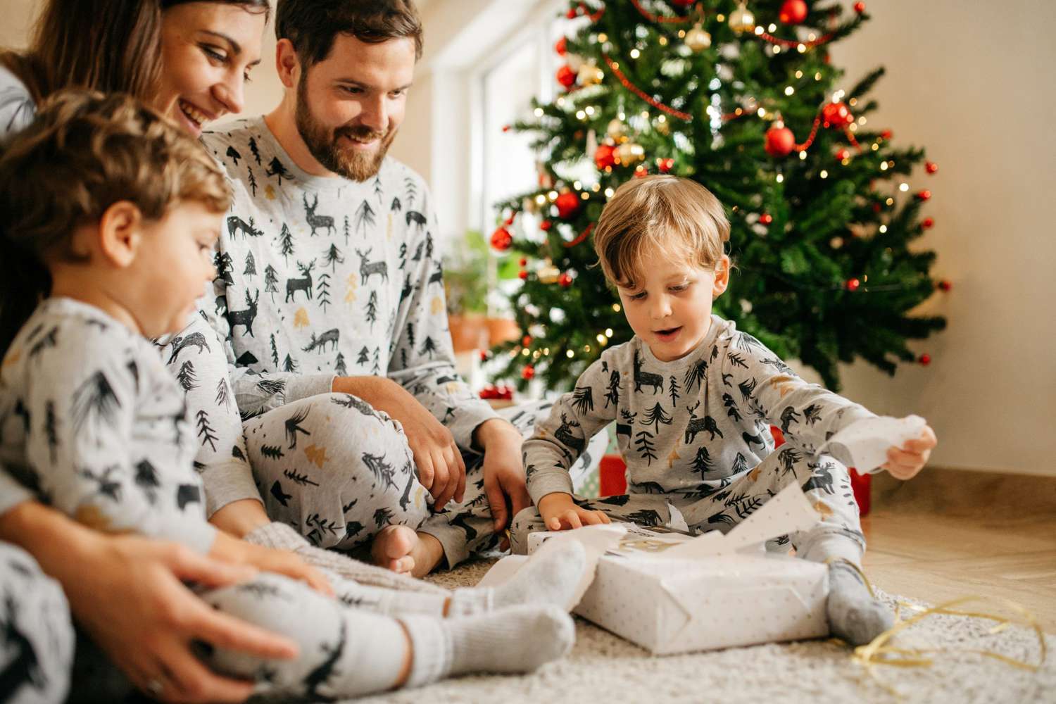 Christmas eve gift Christmas pyjamas Believes Christmas pyjamas for boys Christmas Eve Box Filler Clothing Unisex Kids Clothing Pyjamas & Robes Pyjamas Christmas eve PJs 
