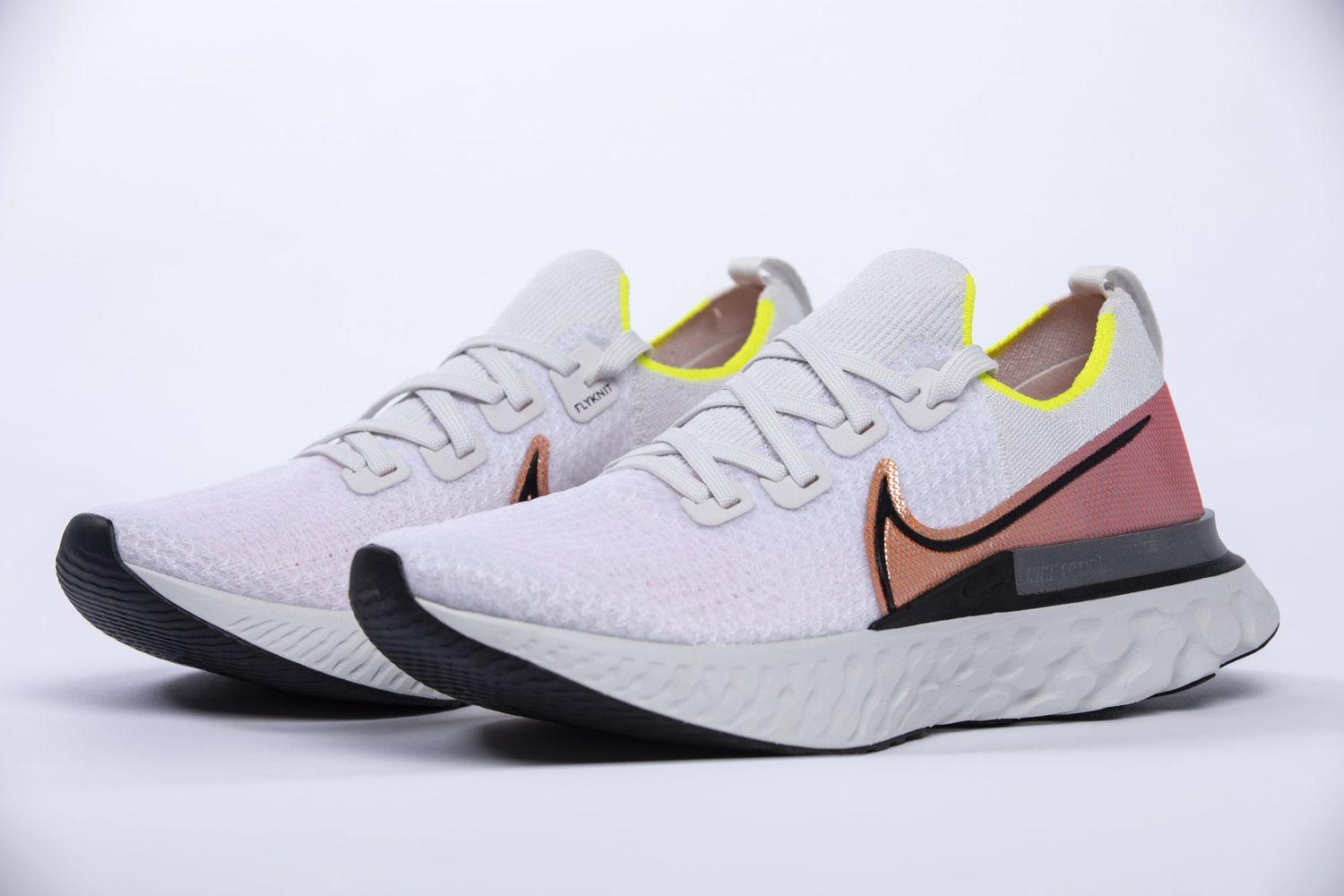 nike motion control shoes for women