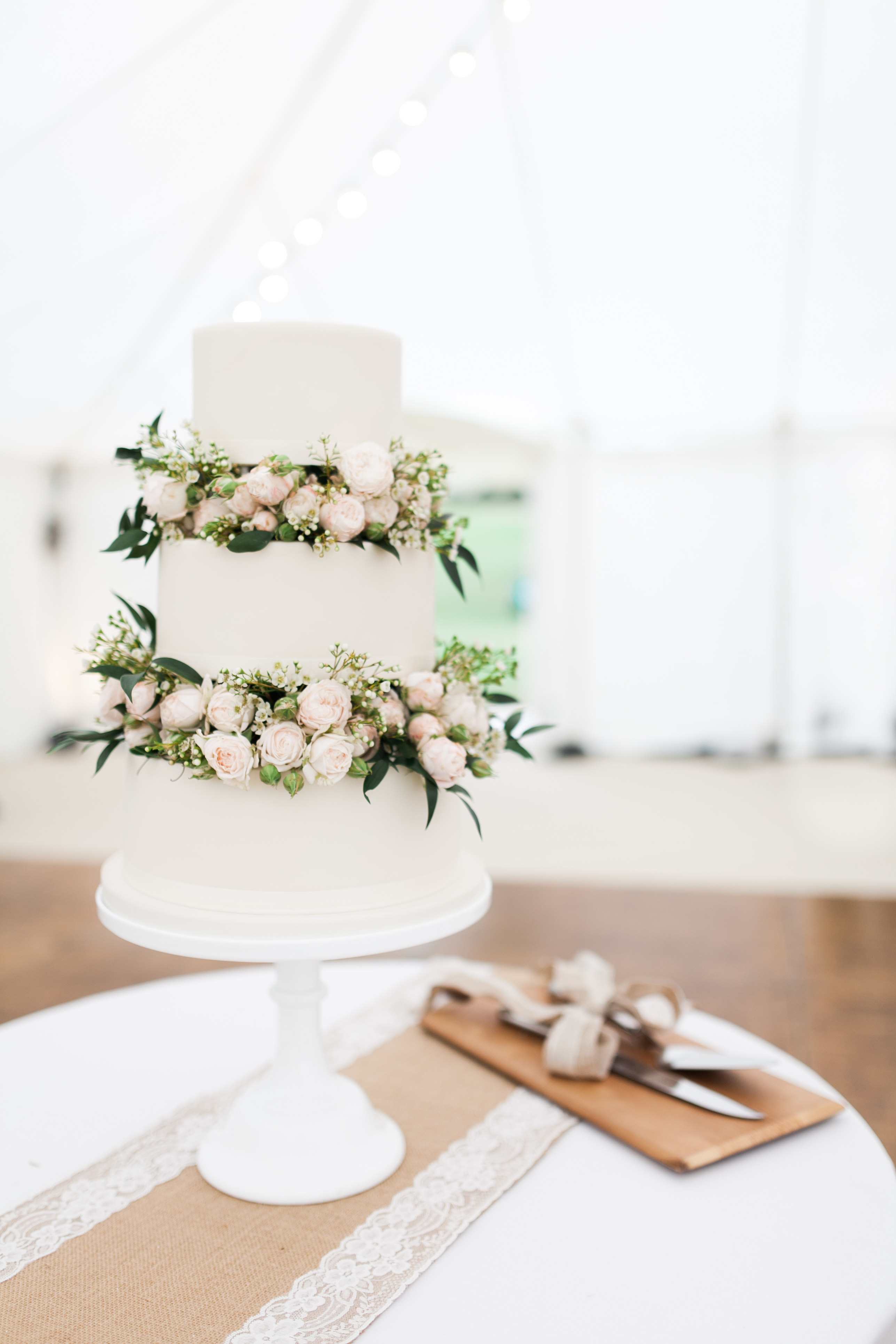 44 Wedding Cakes with Fresh Flowers | Martha Stewart Weddings