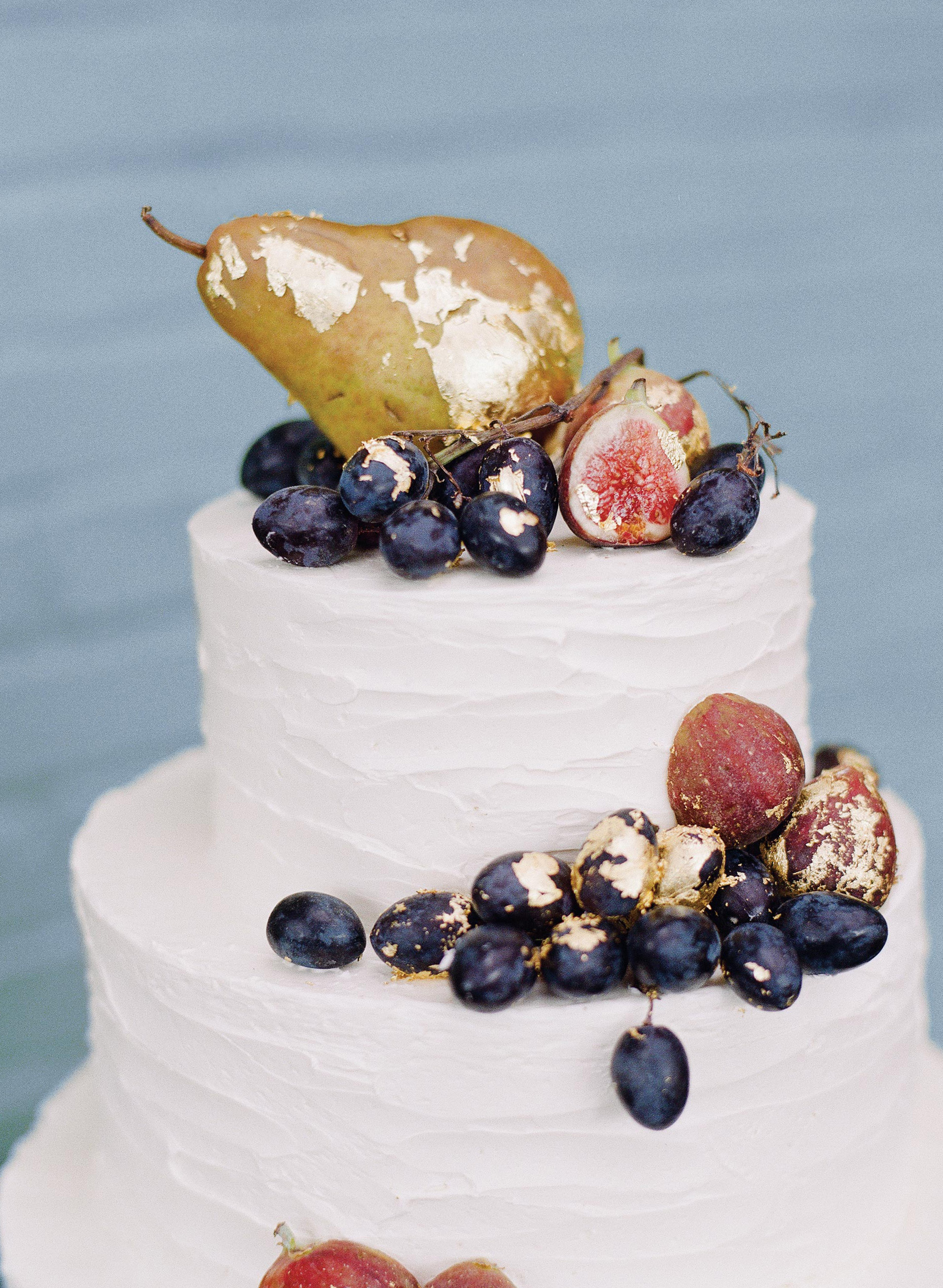 42 Fruit Wedding Cakes That Are Full Of Color And Flavor Martha Stewart Weddings 