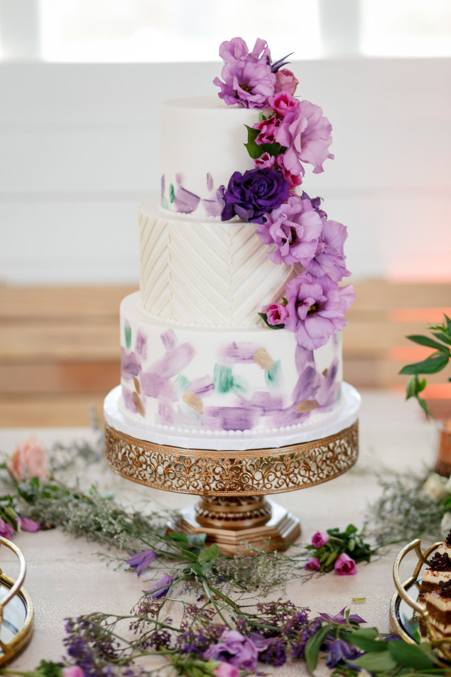 [تصویر:  colorful-wedding-cakes-jenny-demarco-0717.jpg]