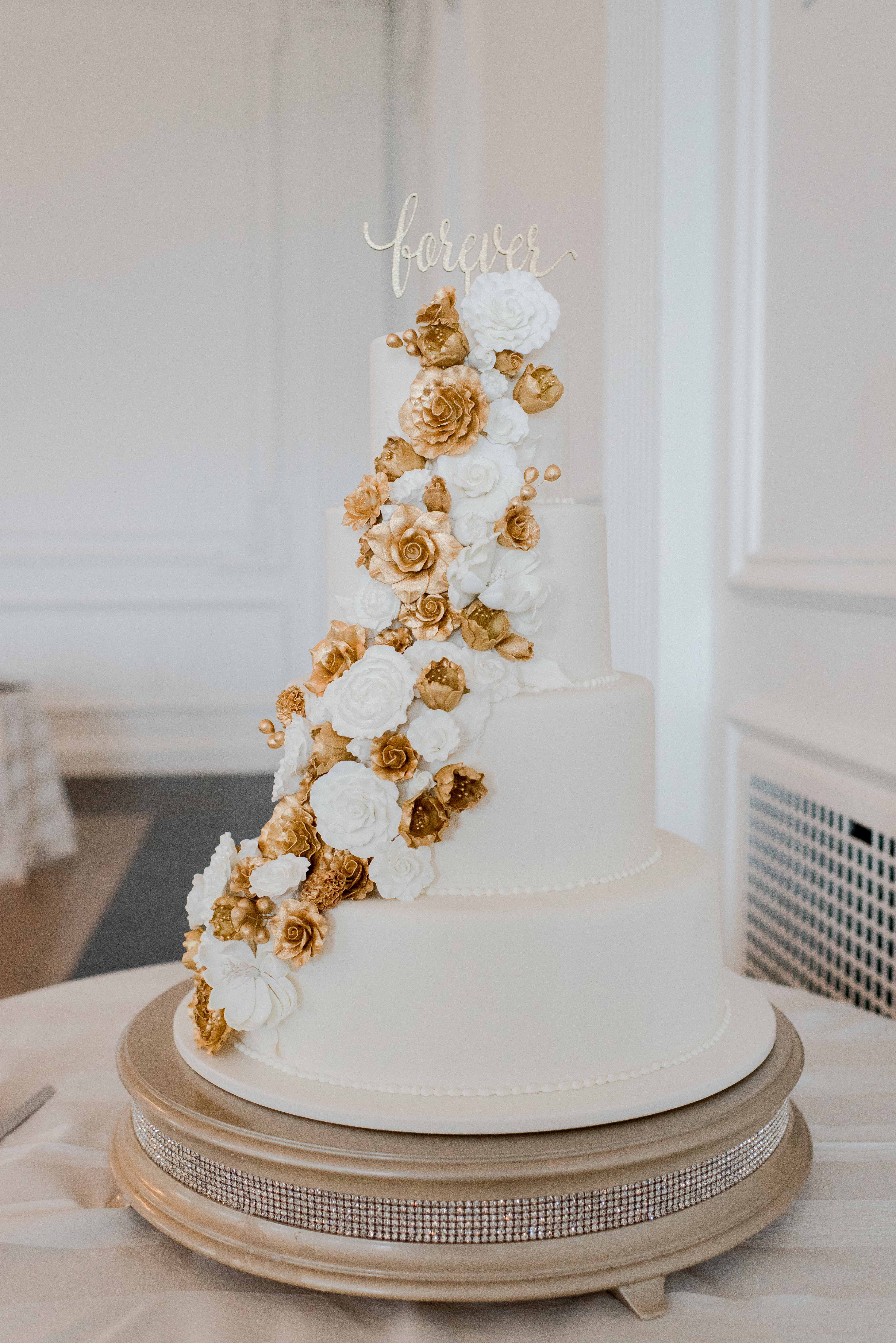 Wedding Cakes With Sugar Flowers That Look Incredibly Real 