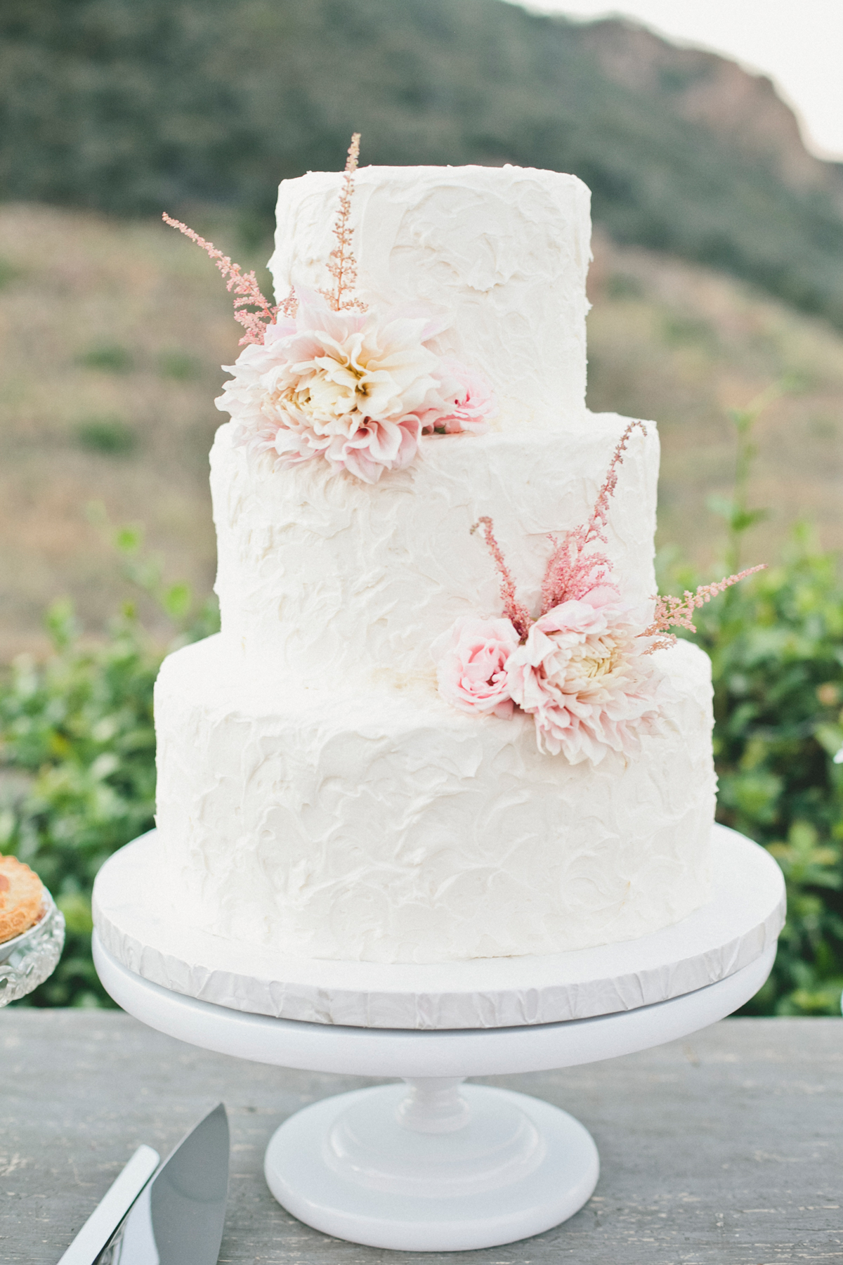 Beautiful Buttercream Wedding Cakes | Martha Stewart Weddings