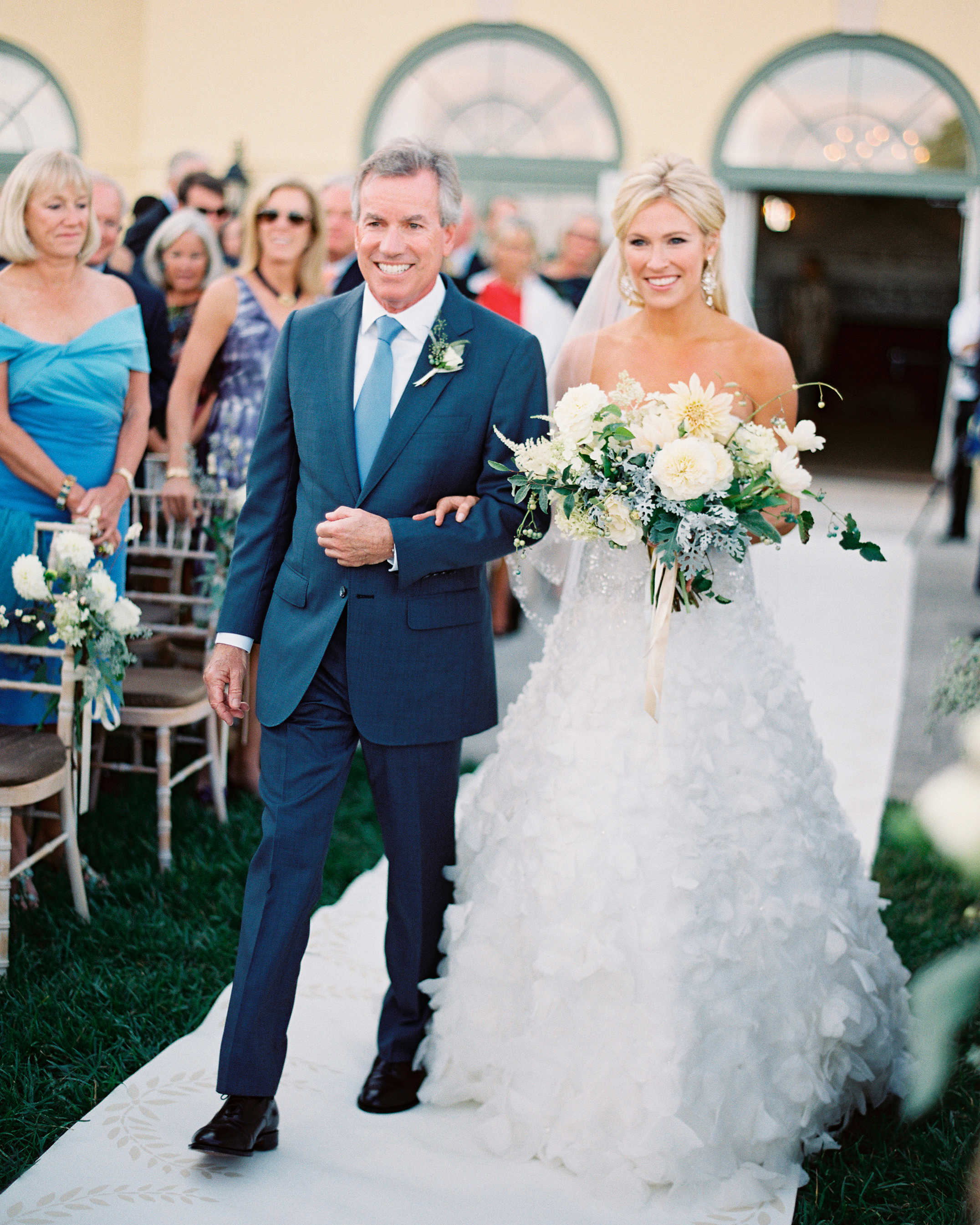 A Romantic Cream-And-Ivory Wedding at a Historic Virginia Hotel ...
