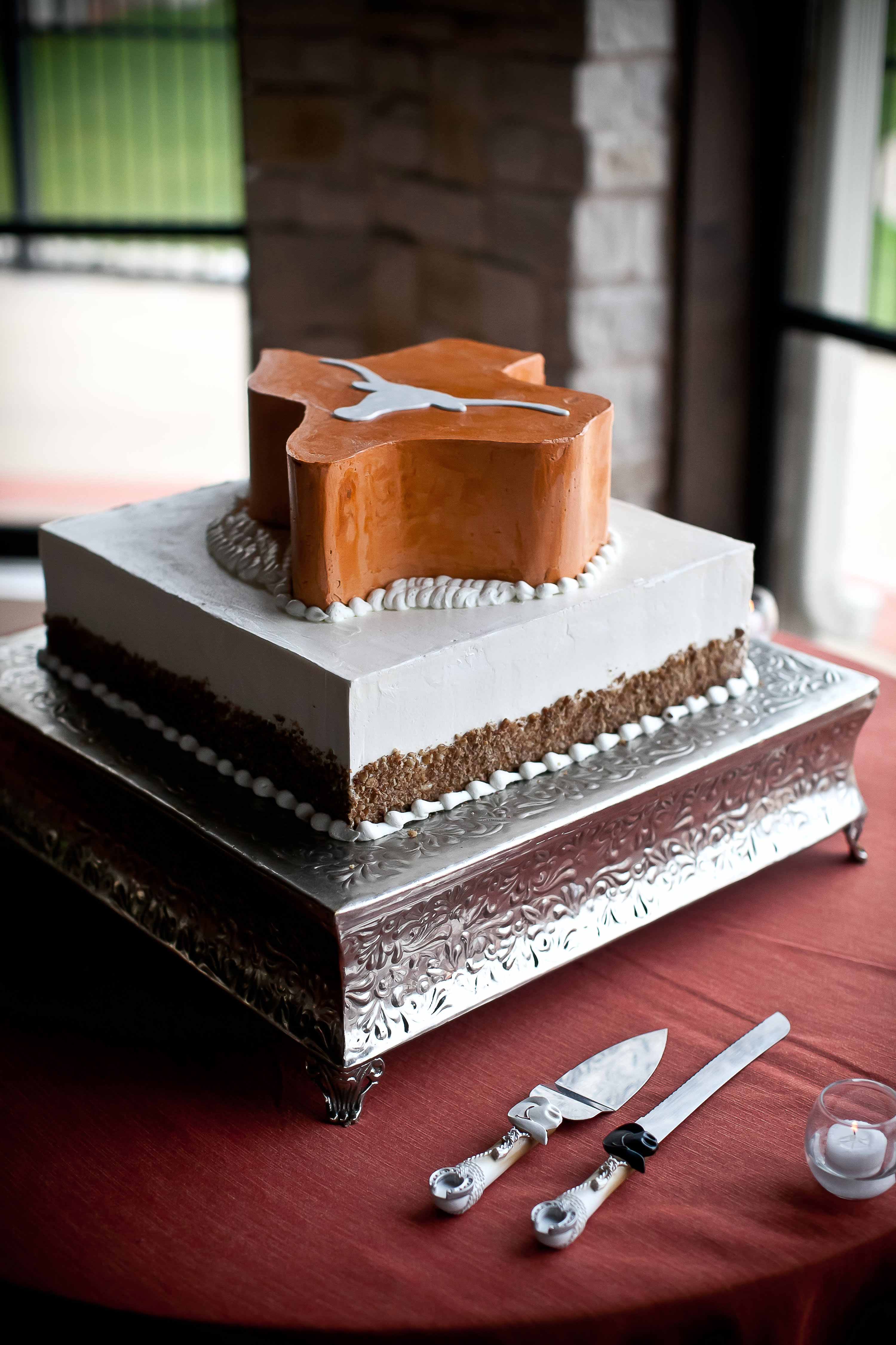 24 Unique Ideas For The Groom S Cake Martha Stewart Weddings