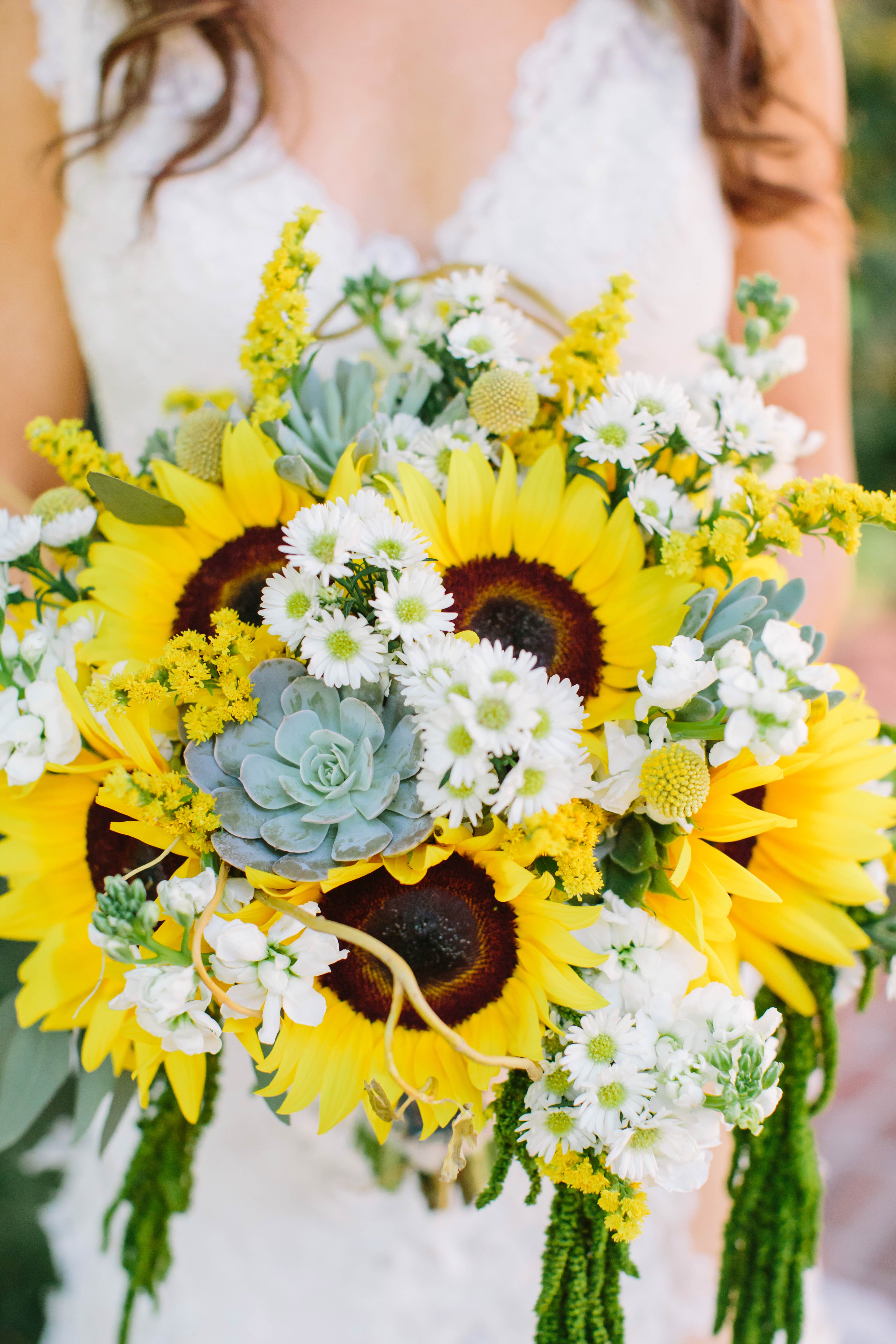 Summer Wedding Bouquets That Embrace the Season | Martha Stewart Weddings