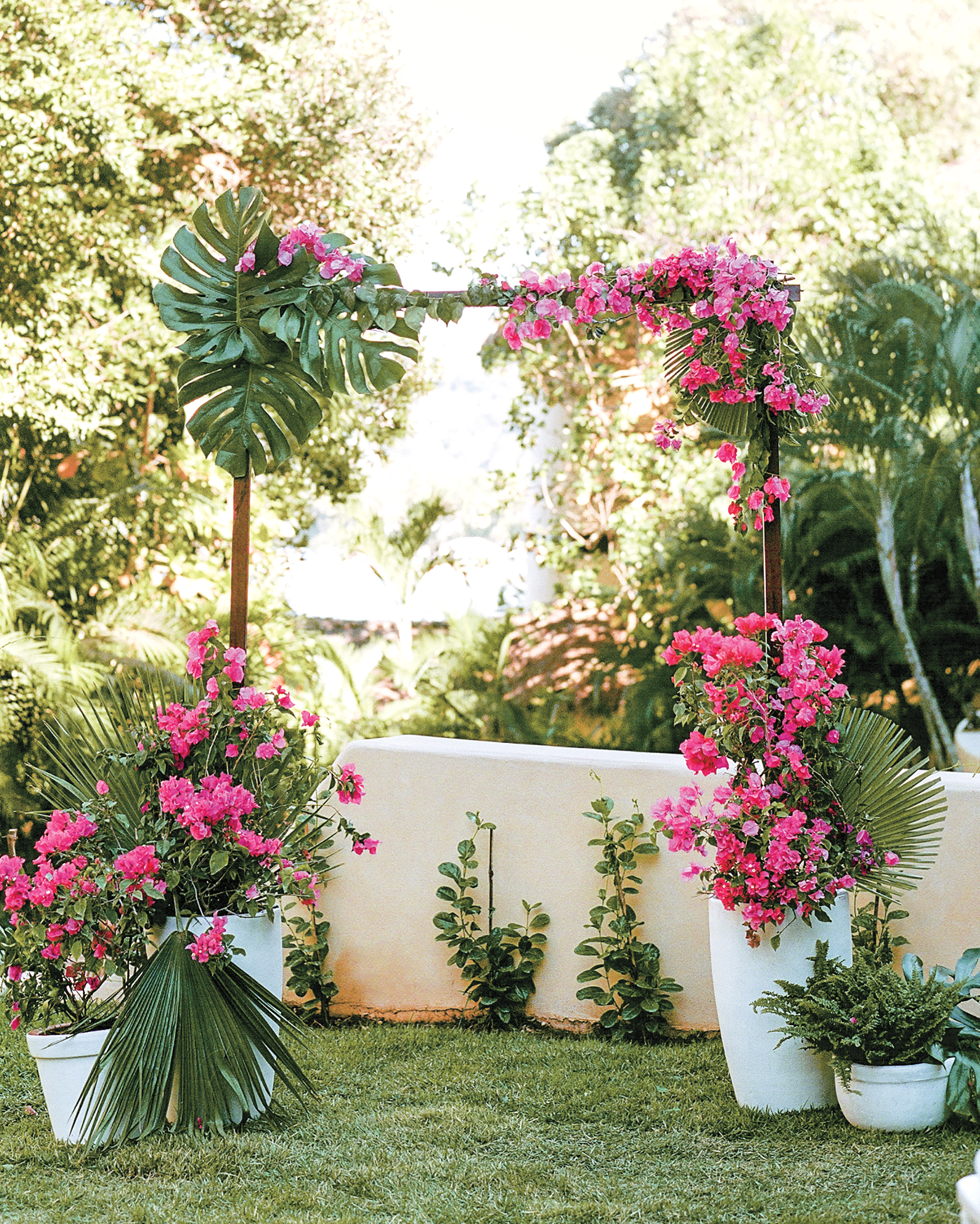 59 wedding arches that will instantly upgrade your ceremony | martha