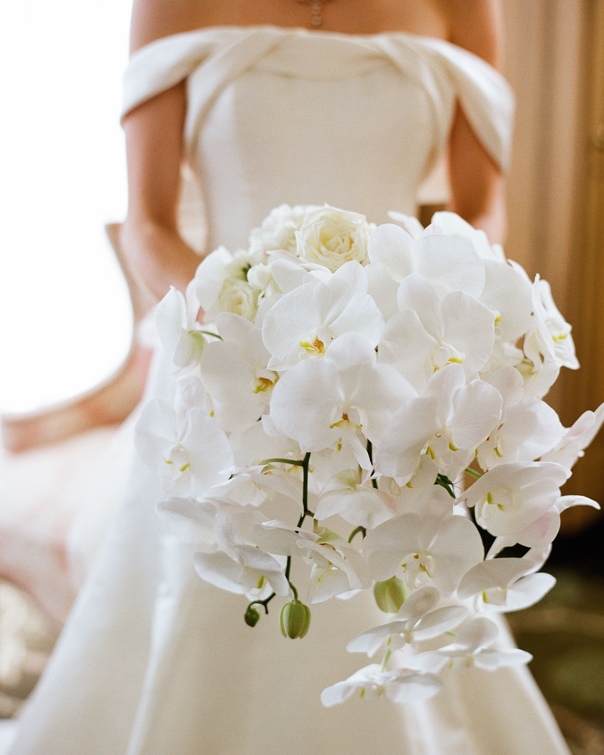 16 Impressive Orchid Wedding Bouquets Martha Stewart Weddings 9524