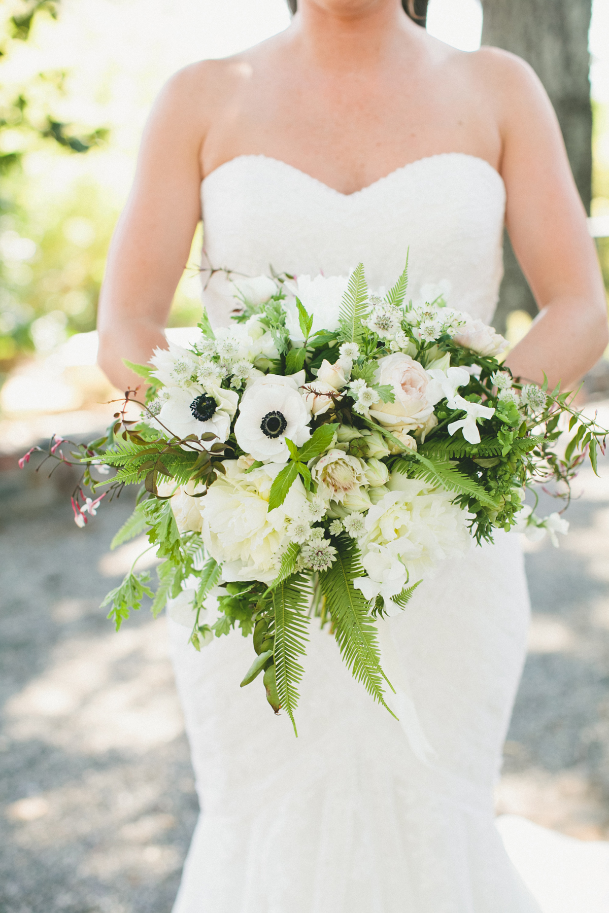 25 Anemone Wedding Bouquets for Every Type of Bride | Martha Stewart