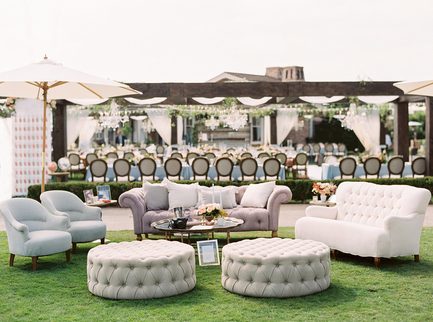 32 Wedding Lounge Ideas Your Guests Can Cozy Up To Martha Stewart Weddings 2828