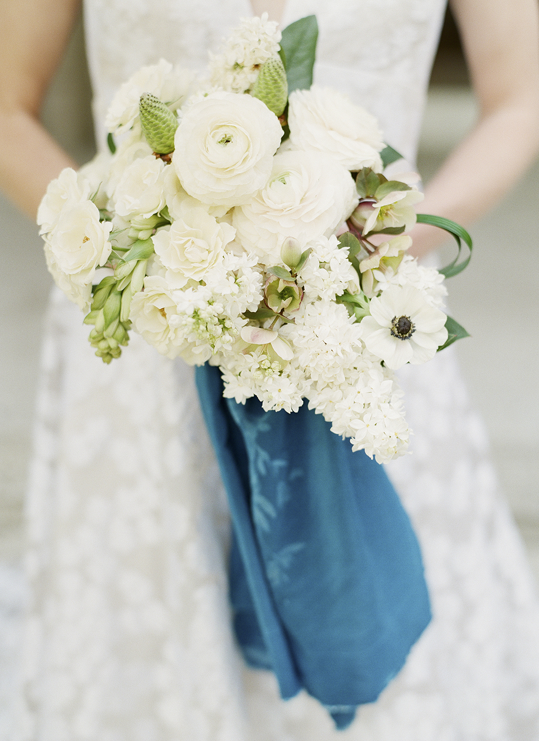 Fresh And Fragrant Lilac Wedding Bouquets Martha Stewart Weddings 0106