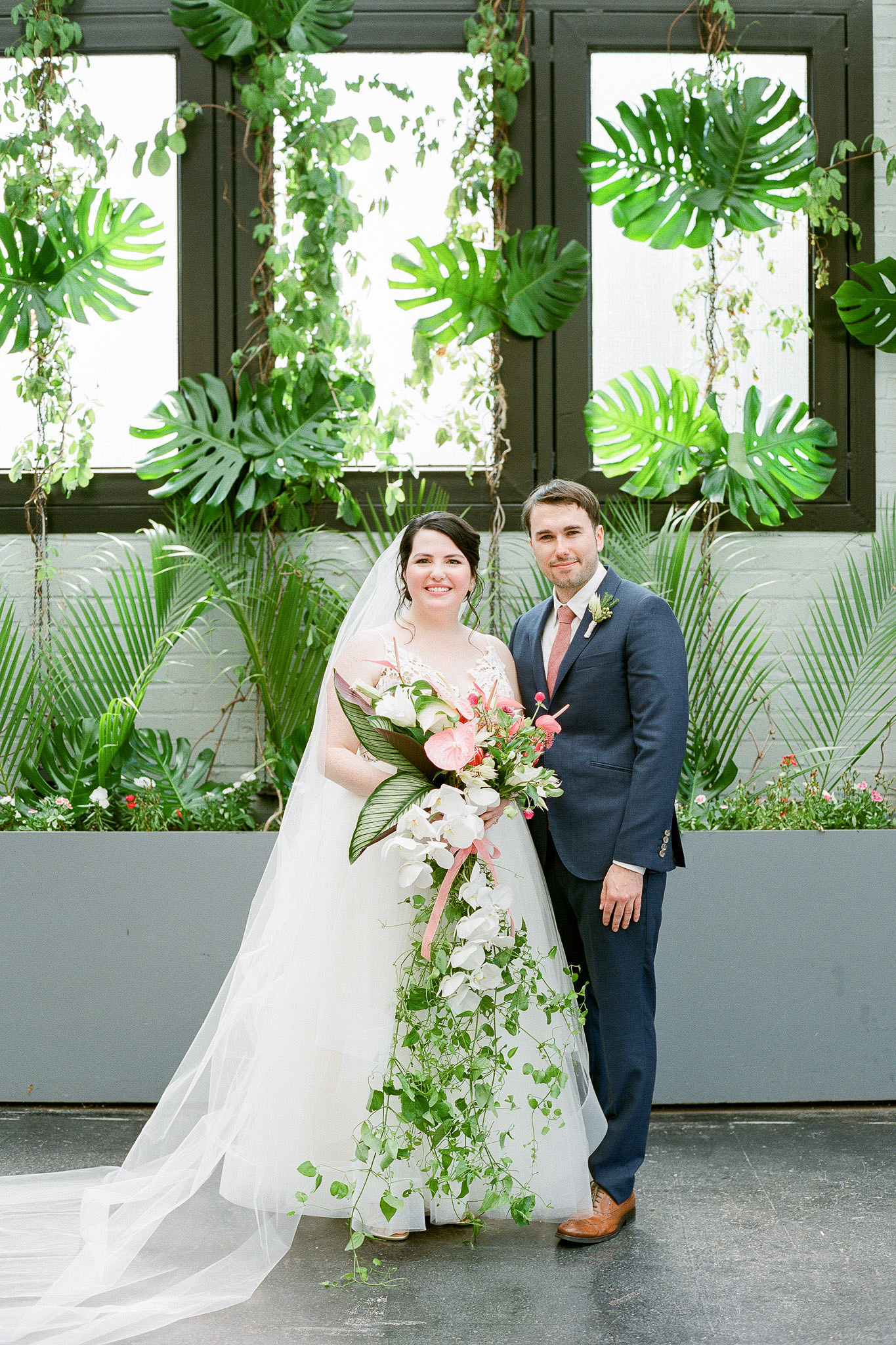 One Couples Lush Modern Afternoon Wedding In Brooklyn Martha Stewart Weddings 4085