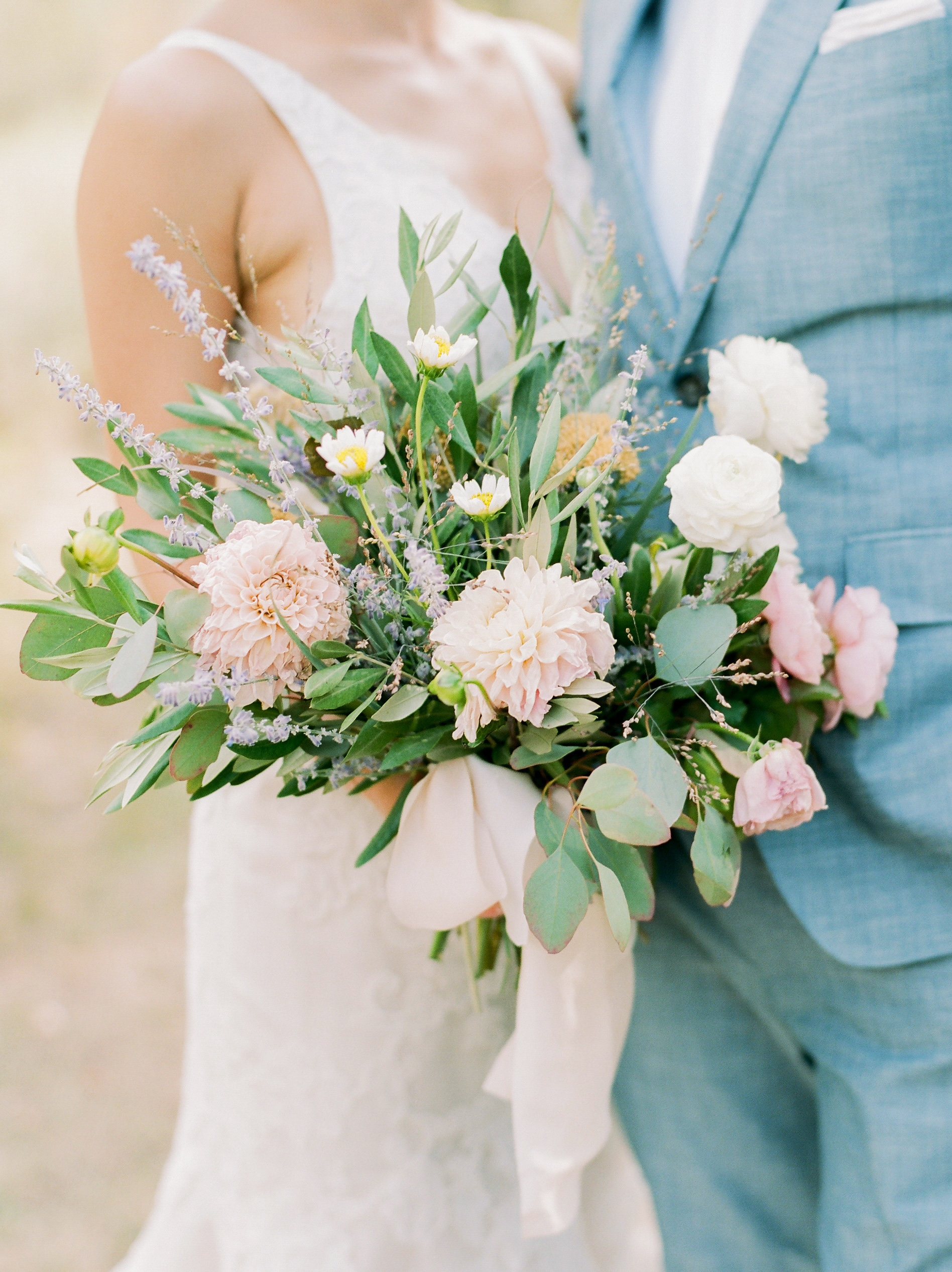 22 Beach Wedding Bouquets You'll Love | Martha Stewart Weddings