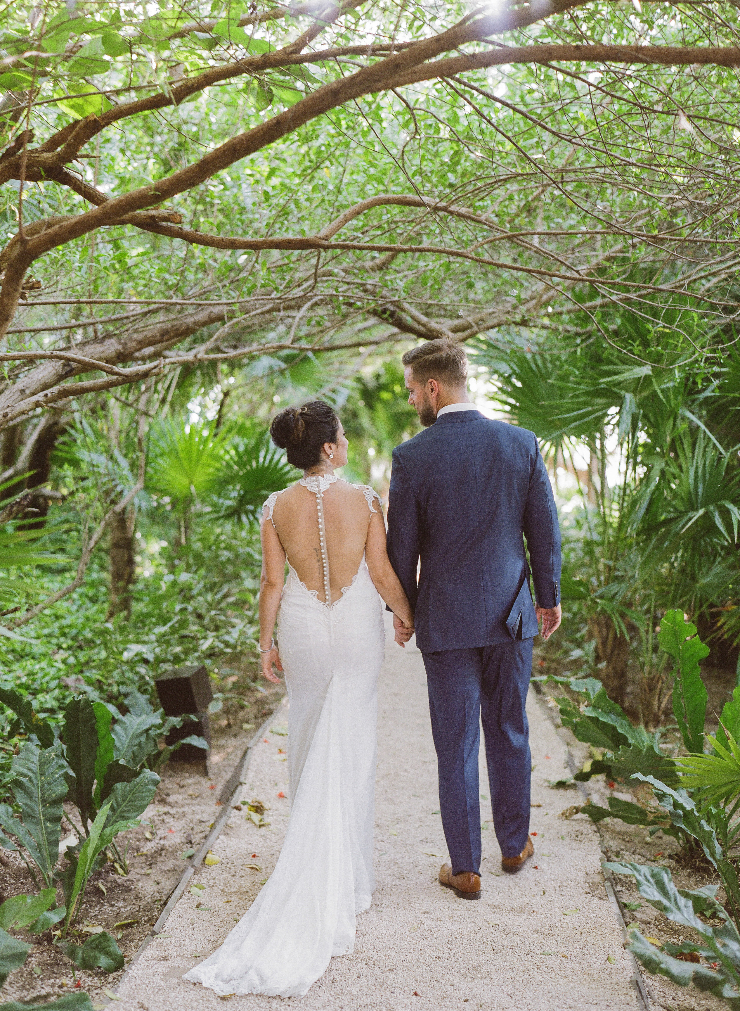 Just 40 Guests Traveled To Cancún For This Couple's Intimate Wedding 