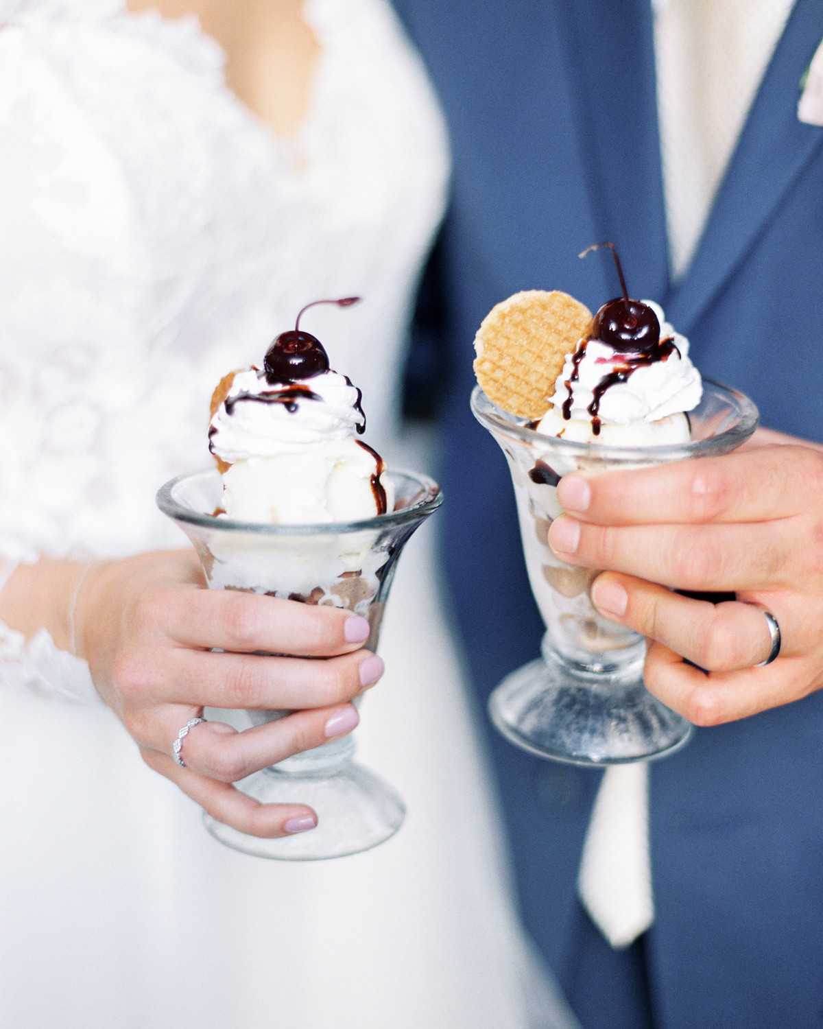 Mouthwatering Ways to Serve Ice  Cream  at Your Wedding  