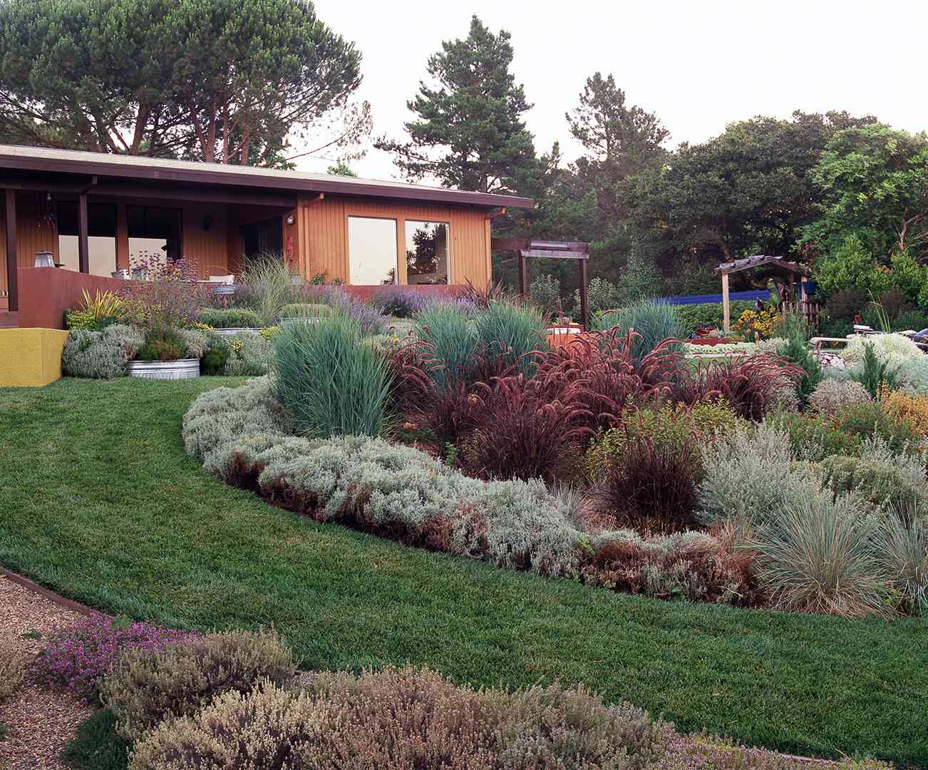 Easy Landscaping Ideas | Better Homes & Gardens