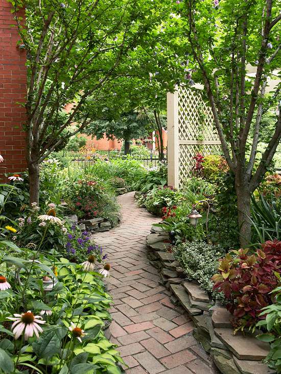 Path and Walkway Landscaping Ideas | Better Homes & Gardens