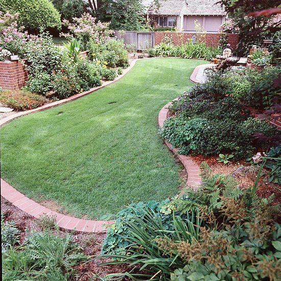 Lawn Design Tips Better Homes Gardens, How To Keep Grass Out Of Landscaping
