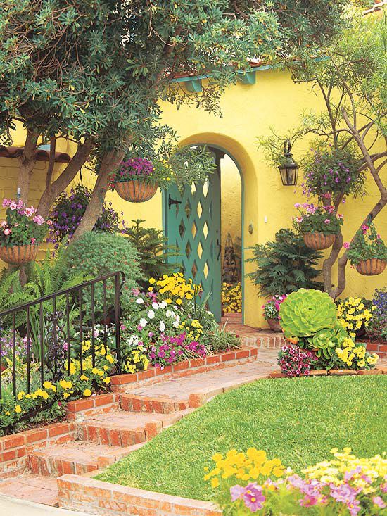 Small-Space Landscaping Ideas | Better Homes & Gardens