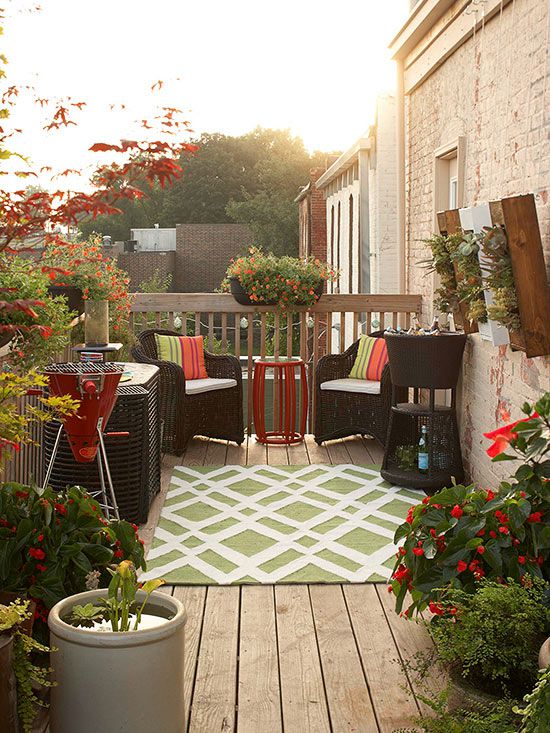 small deck decorating | better homes & gardens