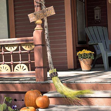 Spooky Decorations for Halloween | Better Homes & Gardens