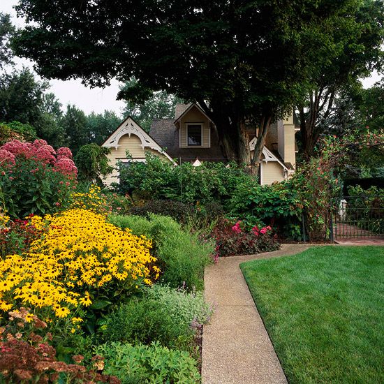 11 Simple Solutions for Small-Space Landscapes | Better ...