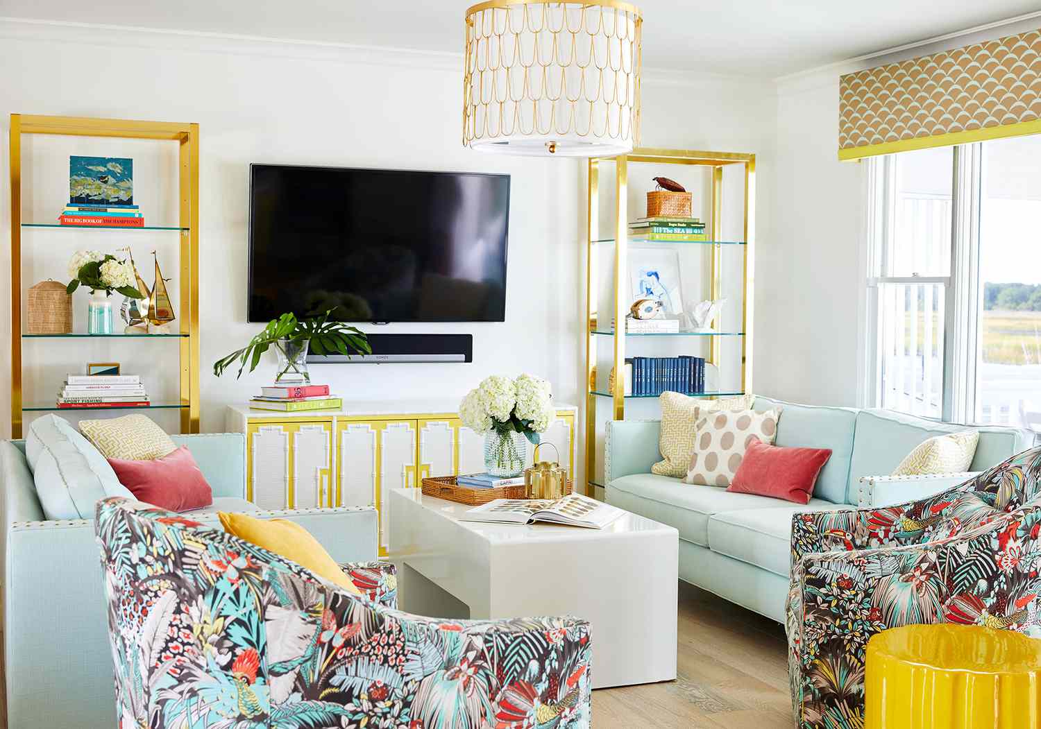 15 Stylish Ways To Decorate With A Tv Better Homes Gardens