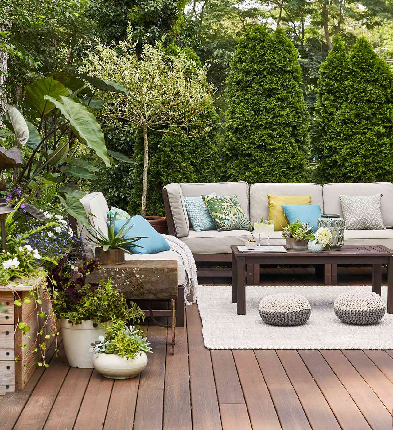 18 Deck Privacy Ideas For A Perfectly Secluded Outdoor Retreat Better Homes Gardens - Which Is Better A Deck Or Patio