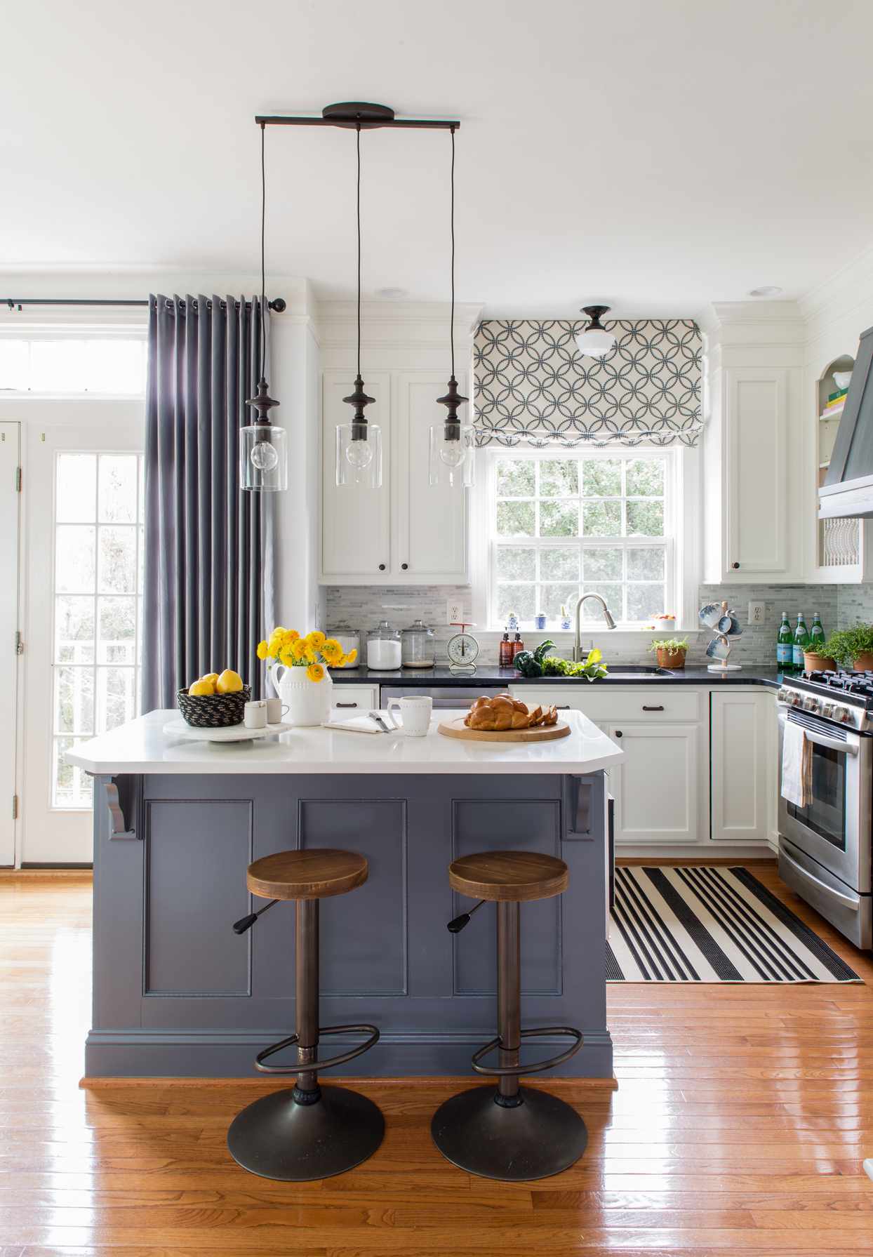20 Contrasting Kitchen Island Ideas for a Stand Out Space   Better ...