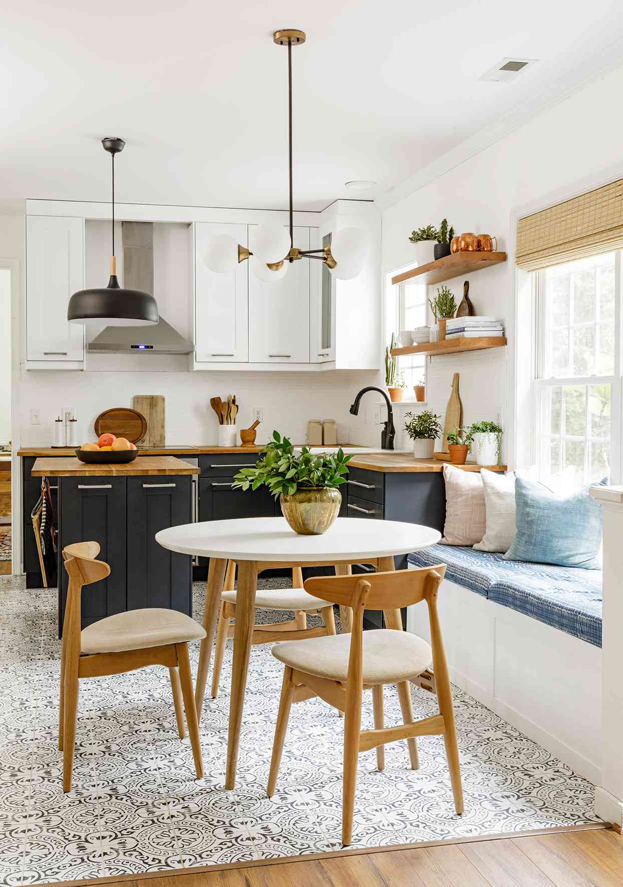 25 Eat In Kitchens Perfect For Casual, Should I Combine My Kitchen And Dining Room