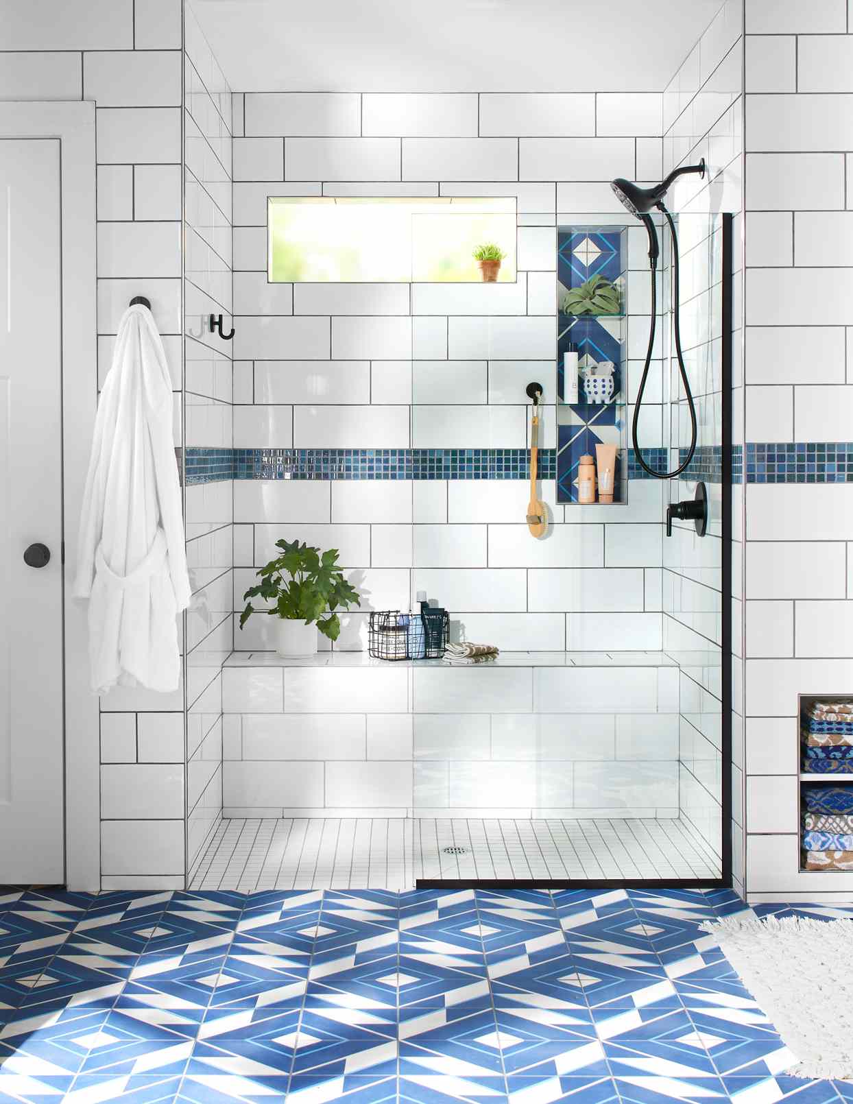 33 Breathtaking Walk In Shower Ideas, Walk In Tile Showers