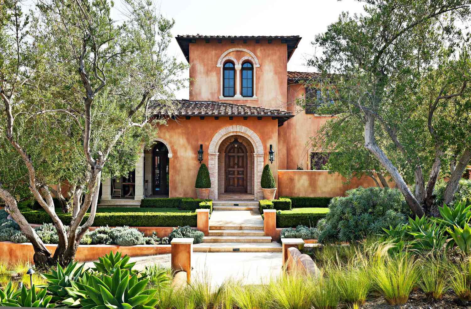 16 Mediterranean-Style Homes with Global-Inspired Beauty | Better Homes &  Gardens