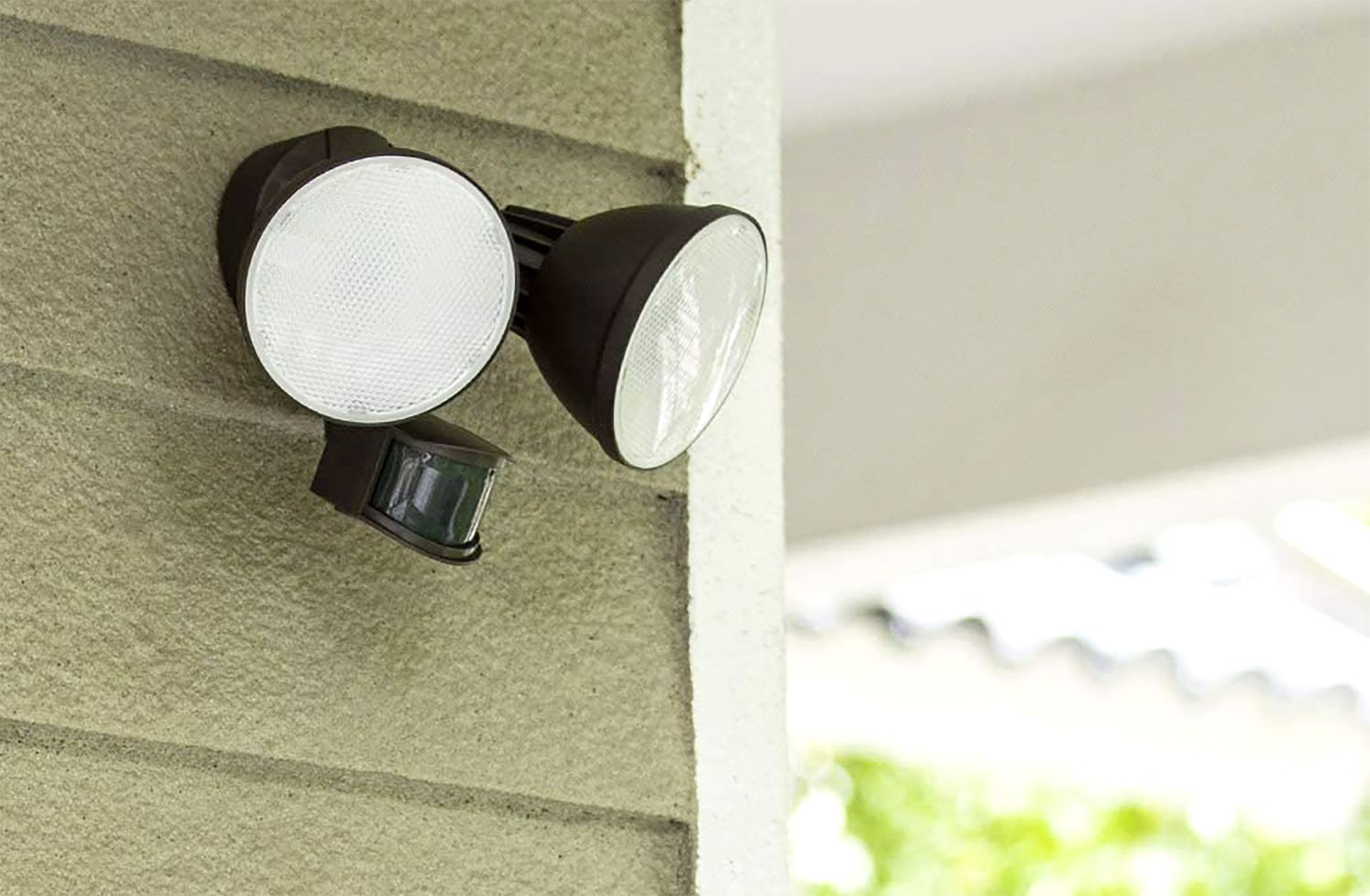 LED Bright Powered PIR Sensor Flood Lights Security Light Outdoor Garden Wall 