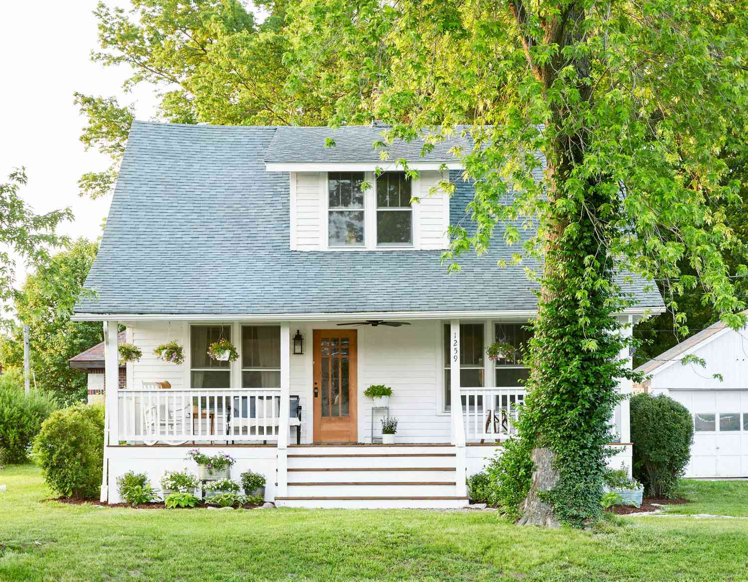 Spring Home Maintenance Checklist | Better Homes & Gardens