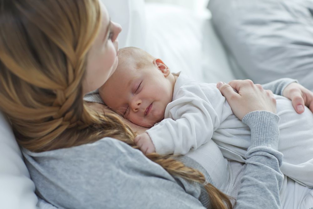 Tips Agar Ibu Tak Kekurangan Waktu Tidur Saat memiliki Bayi