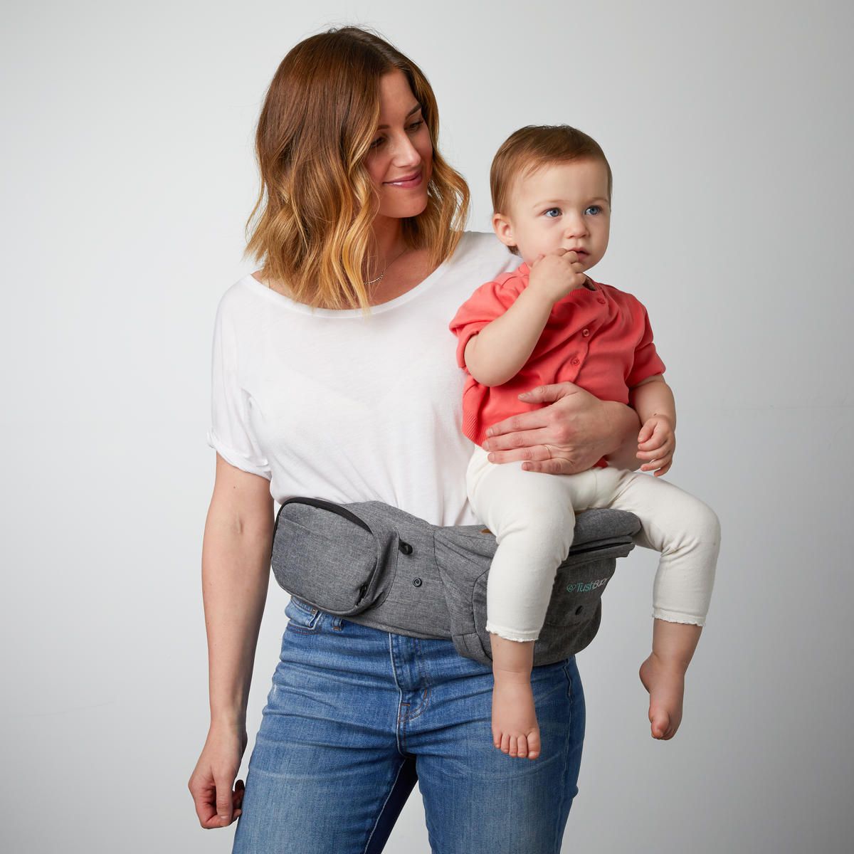 front and hip baby carriers