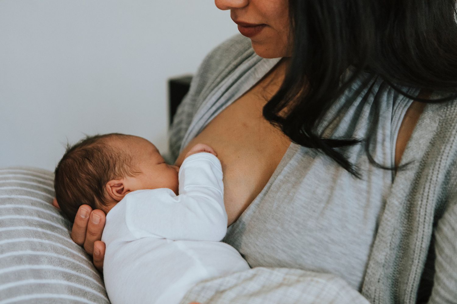 breastfeeding small baby