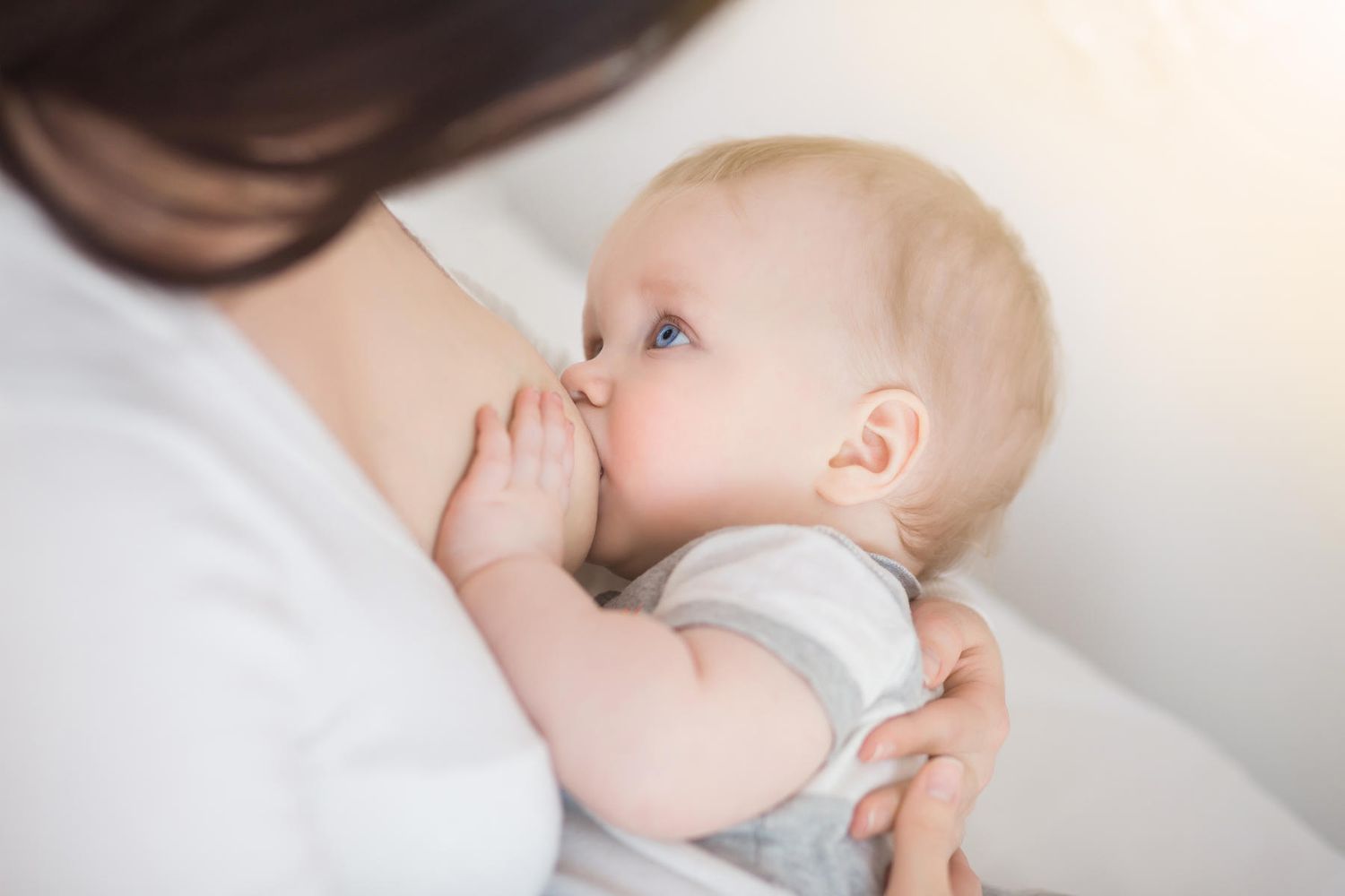 breast sagging breastfeeding
