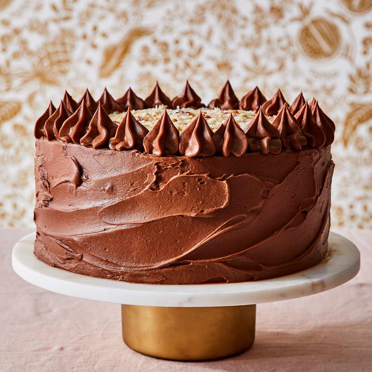 Monty's Cakes - Chocolate Ganache Cake With Gold Splatter♥️ | Facebook