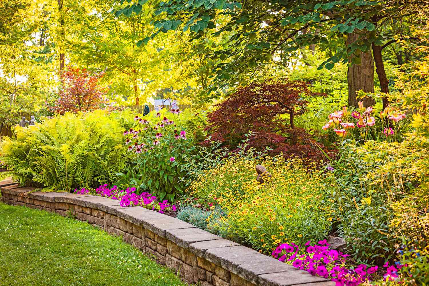 20 Effortless Lawn Edging Ideas: Transform Your Yard with Ease!
