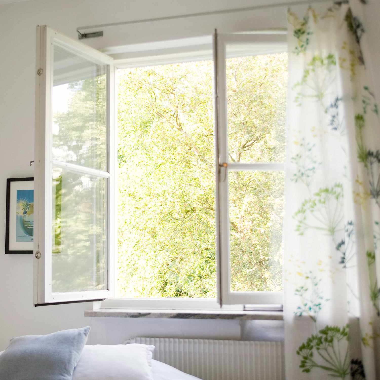 Could Opening Your Windows Help Prevent the Spread of Coronavirus? |  EatingWell