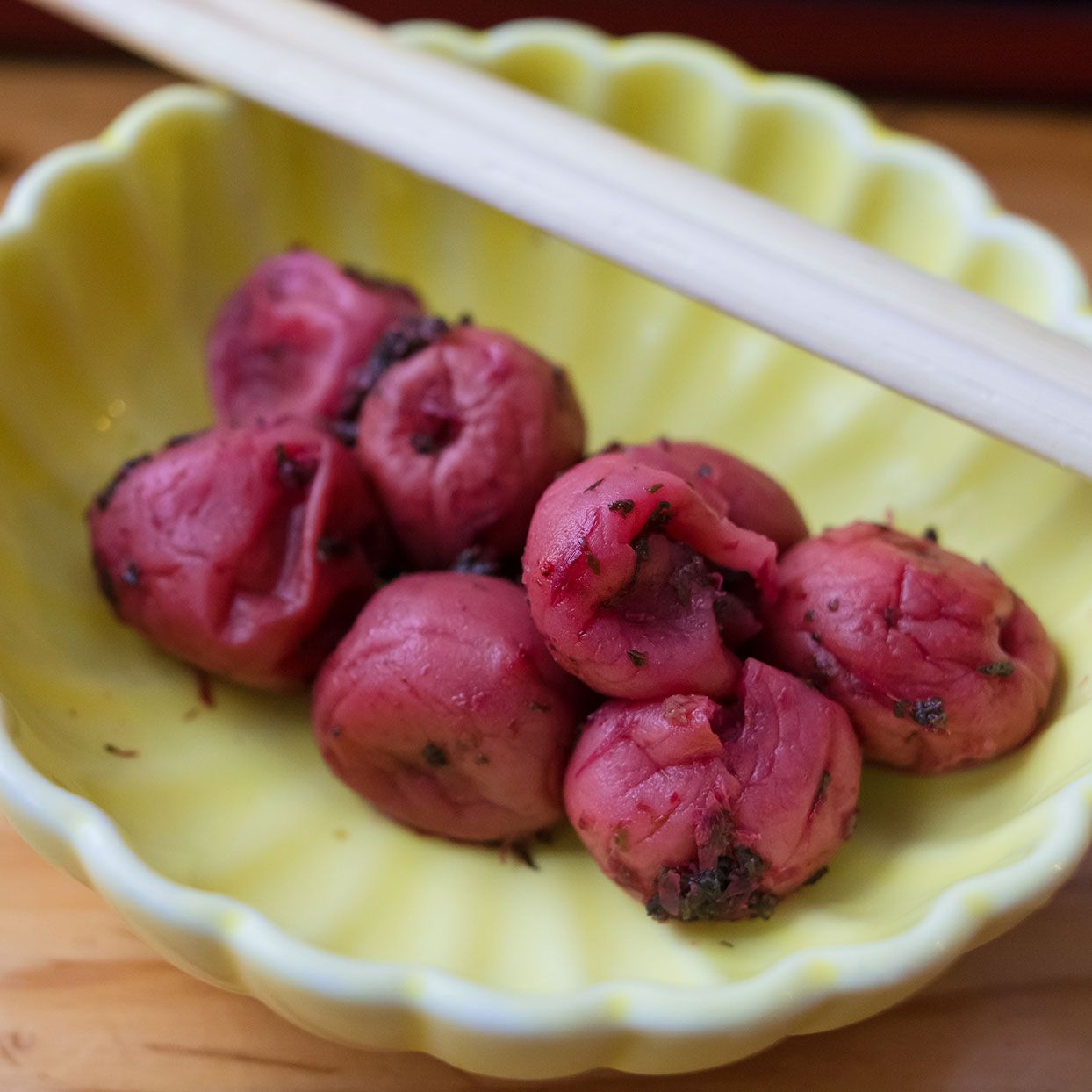 Ume fruit : Pickled Plums Japanese Rice Balls (sour plums, ume vinegar) | JAPANESE SOUR SALTED PLUMS