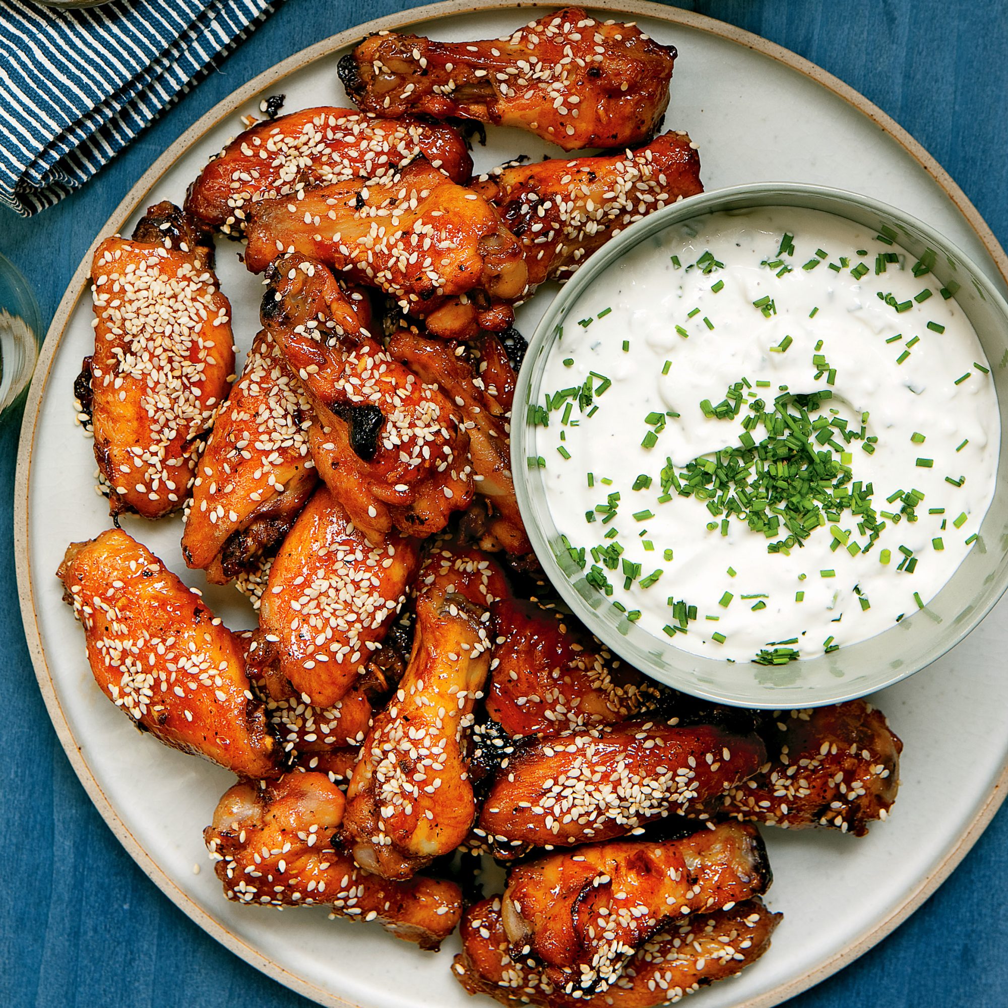Lappe Hør efter reb Sticky Chicken Wings with Blue Cheese Dip | Rachael Ray In Season
