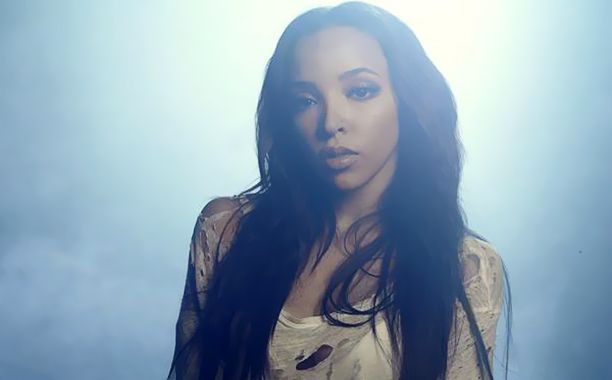 Tinashe has an epic dance battle with Chris Brown in her 'Player' video |  