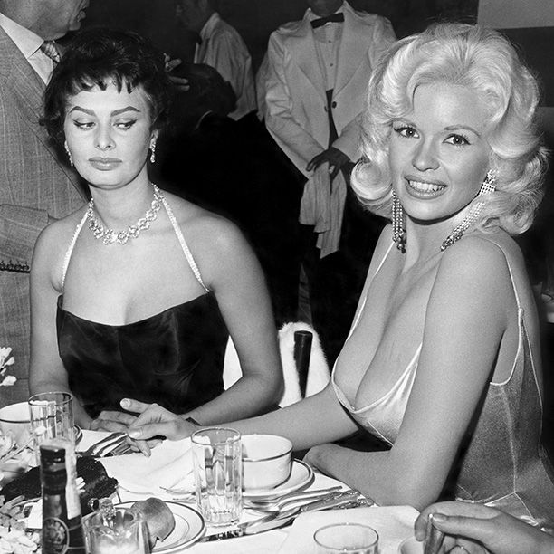 Sophia Loren explains her infamous side eye in Jayne Mansfield photo | EW.com