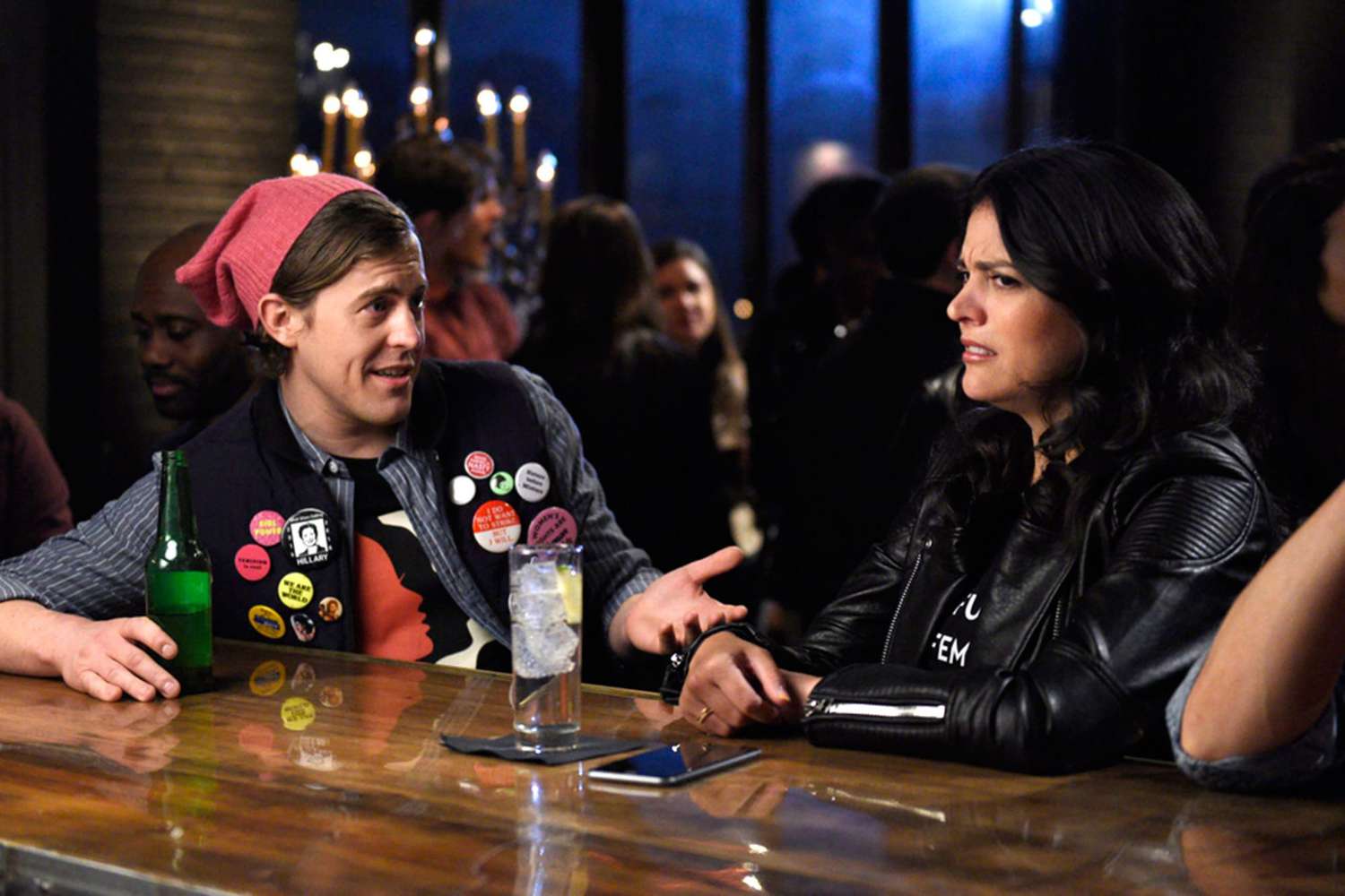 SNL: Cecily Strong fends off feminist suitors in short | EW.com