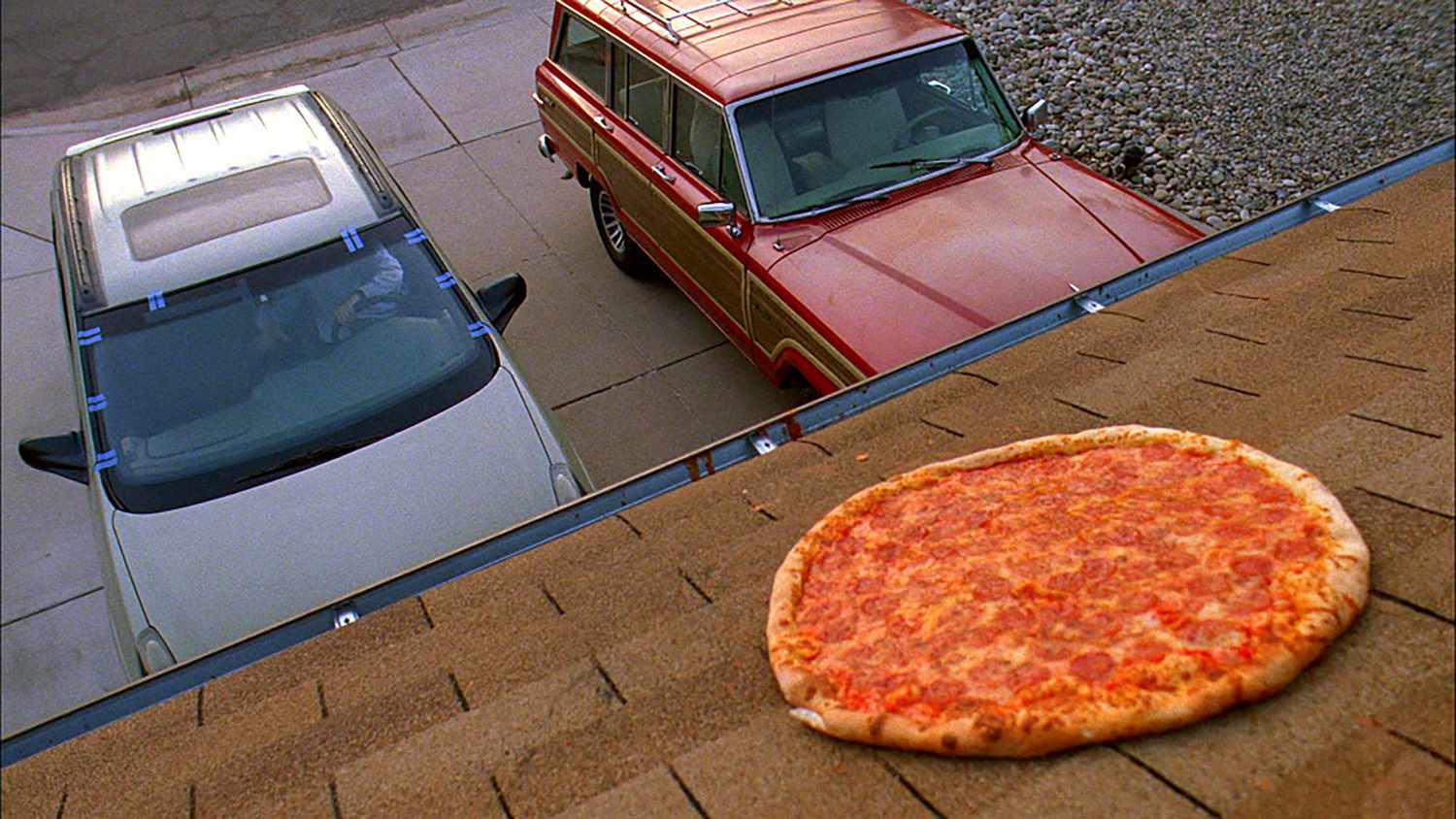 Breaking Bad house owners say people are throwing pizza on their roof |  EW.com