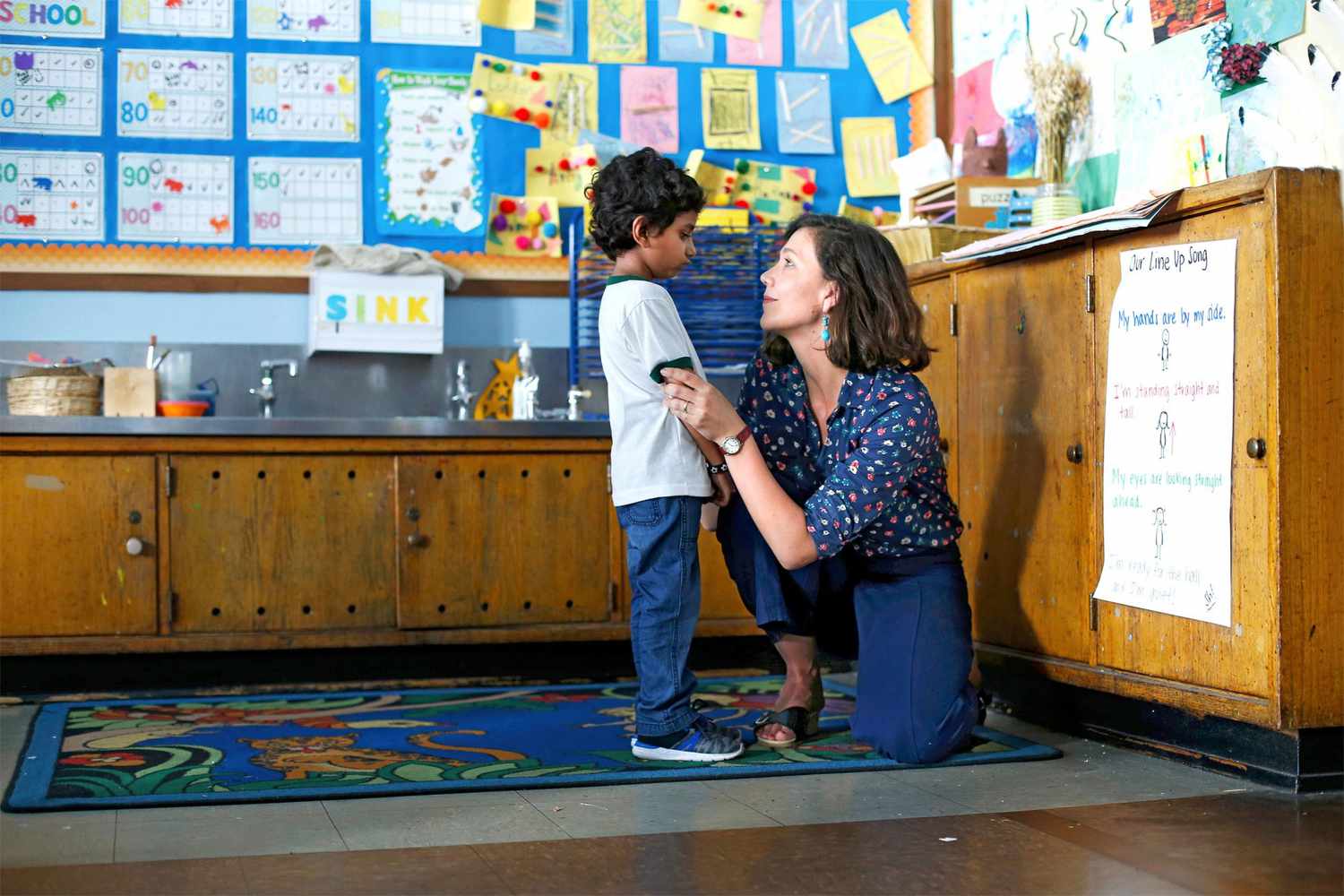 Kindergarten Teacher review: Maggie Gyllenhaal stars in Netflix's ambiguous, obsessive drama | EW.com