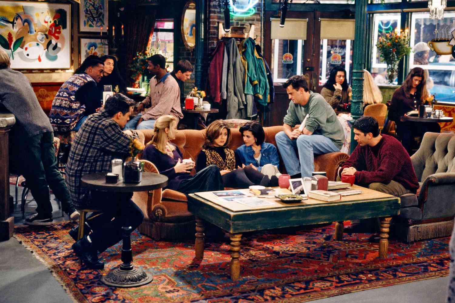Friends: Untold stories about the casting process 