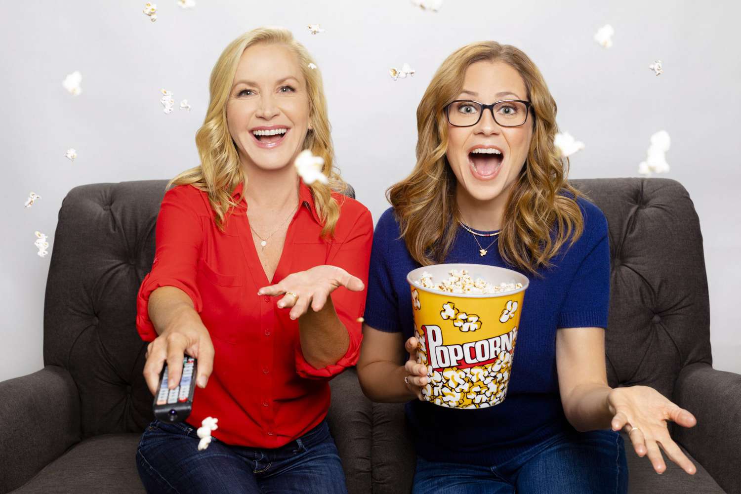 The Office Jenna Fischer Angela Kinsey On Office Ladies Podcast Ew Com